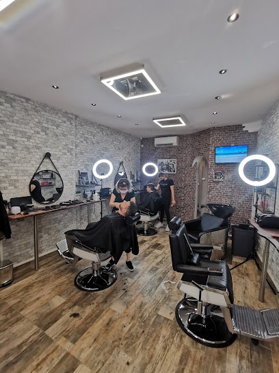 Serious Barber & Hair Cut Sainte Maxime, Salon de Coiffure à Sainte-Maxime