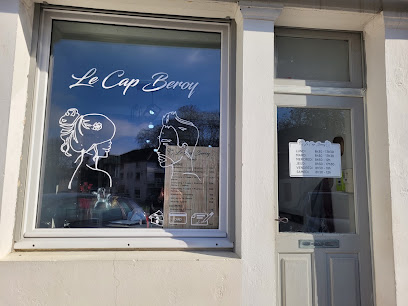 Le Cap Beroy, Coiffeur à Amou