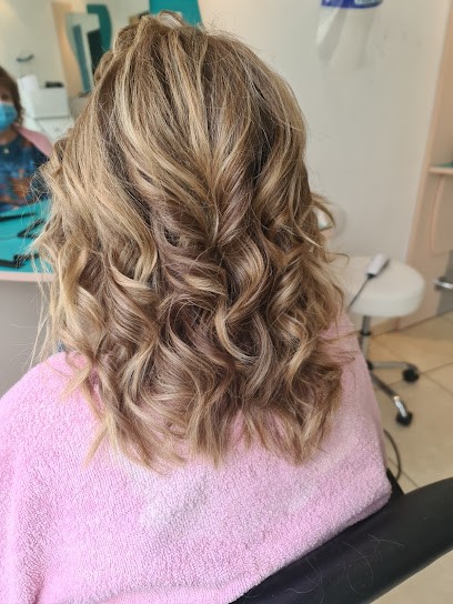 Djamila Coiffure prothésiste ongluaire, Salon de Coiffure à Claye-Souilly