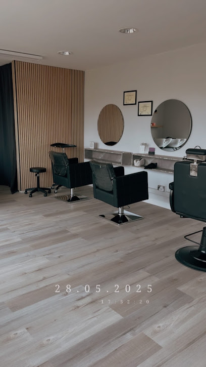 Pv Hair Lounge Coiffeur à Saint-Martin-de-Crau
