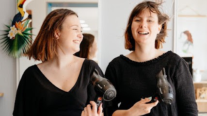 Courbes & Couleurs, Salon de Coiffure à Bourg-des-Comptes