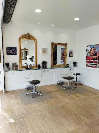 Gomina Bis Coiffure, Salon de Coiffure à Gien