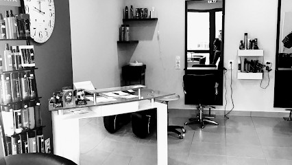 Karine coiffure, Salon de Coiffure à Saint-Laurent-d'Olt
