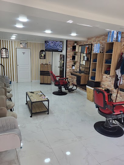 Les ciseaux d'or, Barbier à Joigny