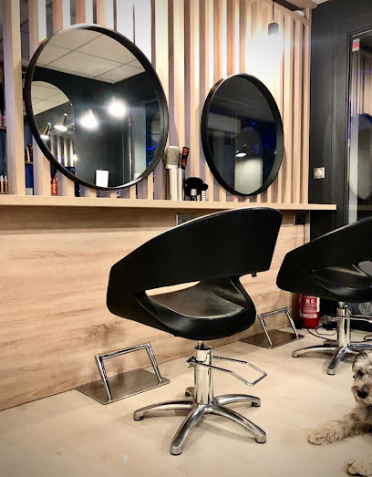 Urban Coiffure, Coiffeur à Lumbin