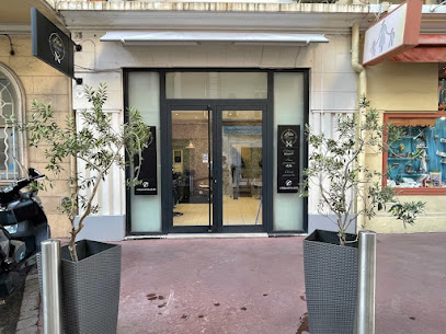 Lila Création De Style Coiffeur à Cannes