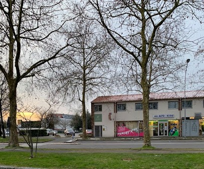 Hair Atlantic - Institut Capillaire : Prothèses Capillaires, Perruques, Turbans, Dermofusion, Salon de Coiffure à Saint-Sébastien-sur-Loire