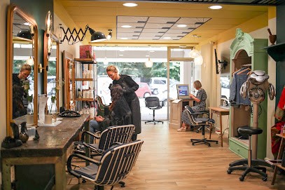 Absinthe, Salon de Coiffure à Angers