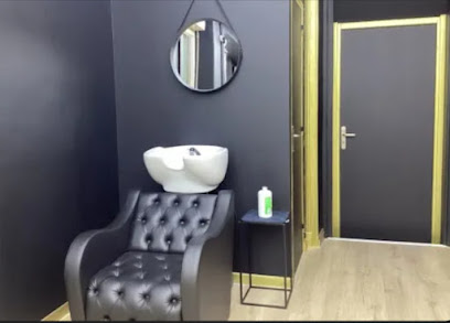 Bn Barber Coiffeur à Segré-en-Anjou Bleu