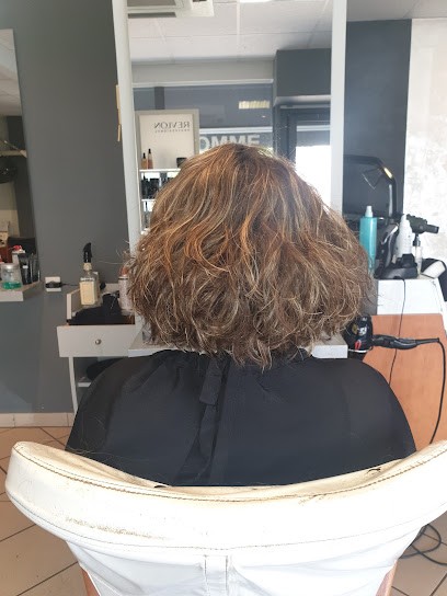 Les Coulisses Coiffure, Salon de Coiffure à Niort
