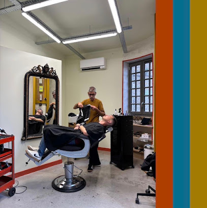 Monsieur Coiffeur Barbier Coiffeur à Charolles