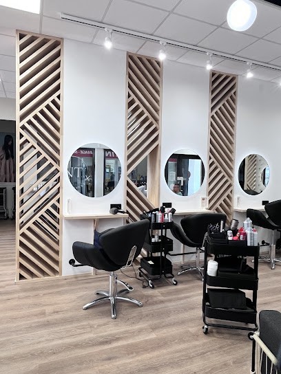 N T Coiffure, Salon de Coiffure à Saintes