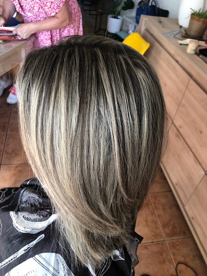 M'coiffure - Coiffeuse à Domicile, Coiffeur à Domicile à Saint-Lyé-la-Forêt