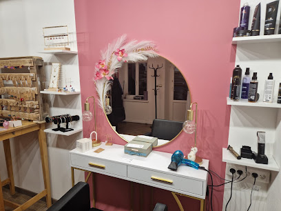 La Bulle De Fanny Coiffeur à Russ