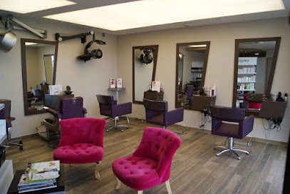Diminu'Tif (Coiffeuse Energéticienne Et Traditionnelle), Salon de Coiffure à Saône