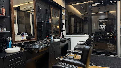 Midnight Sports, Barbier à Paris 03