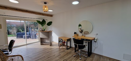 JENESSENCE COIFFURE, Salon de Coiffure à Savignargues