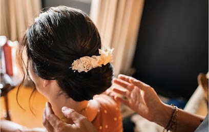 Maëlle Poveda Wedding Hair Artist, Coiffeur à Domicile à Cambes