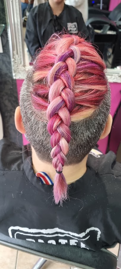 MAD Style Expert Blondeur Couleur Flashy Et Evénementielle, Salon de Coiffure à Lugrin