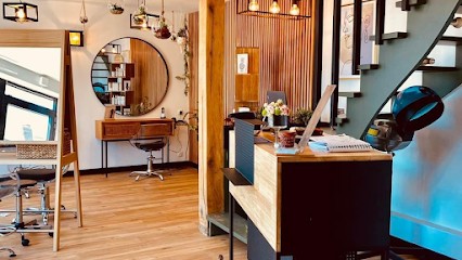 L’Atelier De Fanny Artisan Coiffeur-végétal & Esthétique ( Allory Fanny), Salon de Coiffure à Thouars