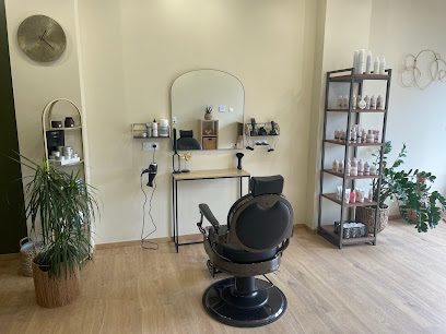 L'atelier De Méline Coiffeur à Caraman
