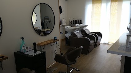 De Peigne En Ciseaux, Salon de Coiffure à Châteauneuf-sur-Charente
