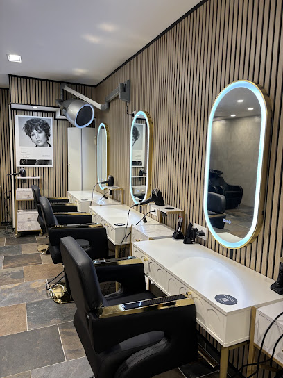 Sb Esthétique & Coiffure Coiffeur à Gien