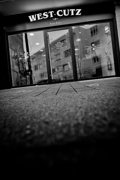 West Cutz Barber Coiffeur-barbier, Salon de Coiffure à Sainte-Geneviève-des-Bois