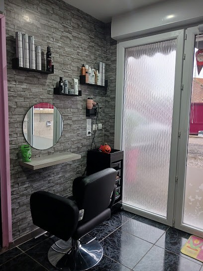 L.M.Coiffer, Coiffeur à Domicile à Amigny-Rouy
