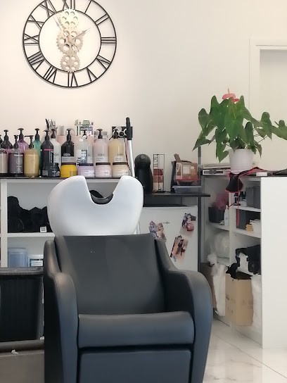 Matelya Beauty, Salon de Coiffure à Saint-Méry