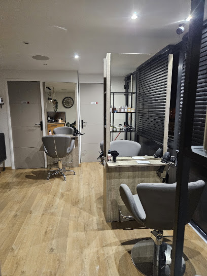Moncocon Et Vous Coiffeur à Azay-le-Rideau