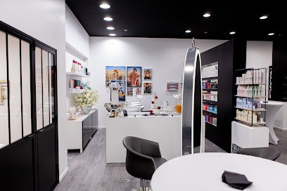 Addict Paris Coiffure, Salon de Coiffure à Mâcon