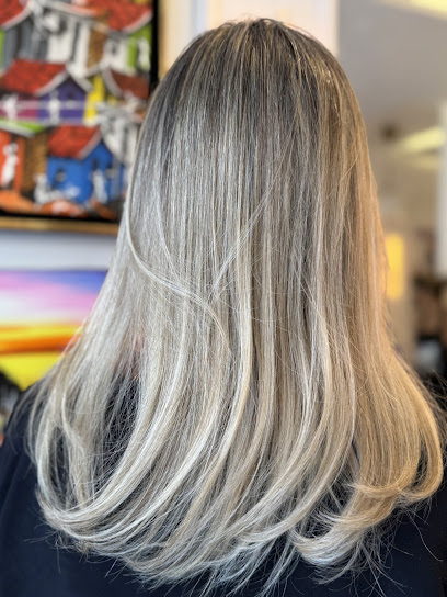 Le Salon Larousse Coiffeur à Malakoff