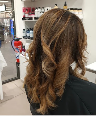 L'artisan Coiffeur By V, Salon de Coiffure à Sainte-Maxime