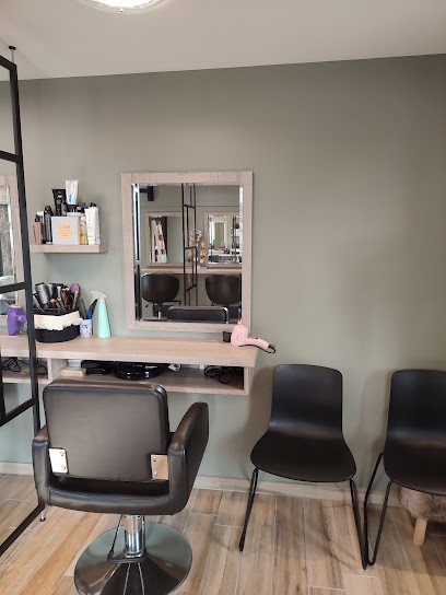 Les Fees Coiff', Salon de Coiffure à Lanrivoaré