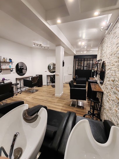 Ô SALON, Salon de Coiffure à Grilly