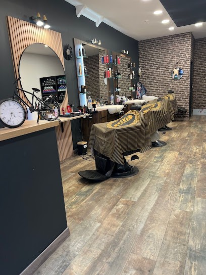 Salon De Coiffure Best C L'hair, Salon de Coiffure à Carpentras