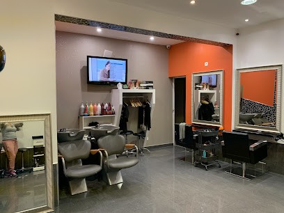 Moulai Fatma, Salon de Coiffure à Marseille 16