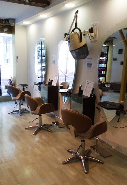 O K Par K, Salon de Coiffure à Loudun