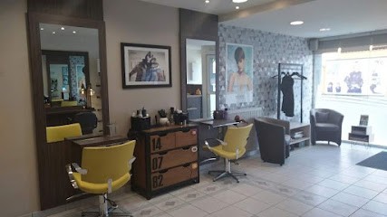 Arc En Ciel Coiffure - Coloriste Et Visagiste à La Roche Sur Yon, Salon de Coiffure à La Roche-sur-Yon