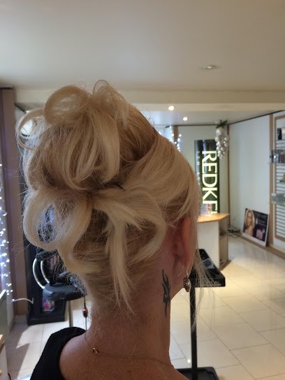 L Atelier Du Coiffeur, Salon de Coiffure à Vézelise