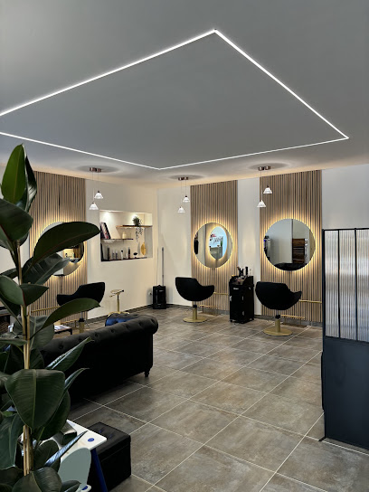 Le Salon By Marion Coiffeur à Crots