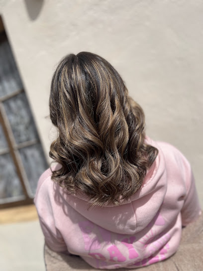 Les Ciseaux D'honorine Coiffeur à Champigny-sous-Varennes