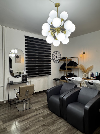 Cyndie Meziani Salon De Coiffure & Head Spa Coiffeur à Huningue