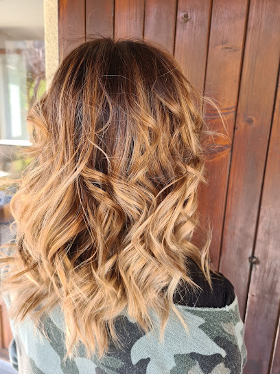 O Salon, Coiffeur à Beauvène