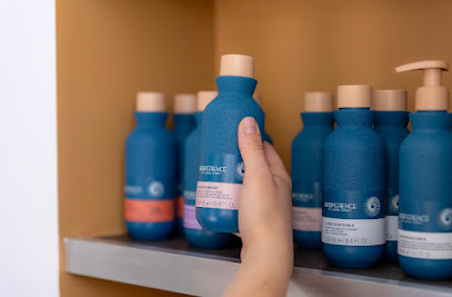 Caractere Coiffure Ludivine Ouamer Coiffeur à Sadirac