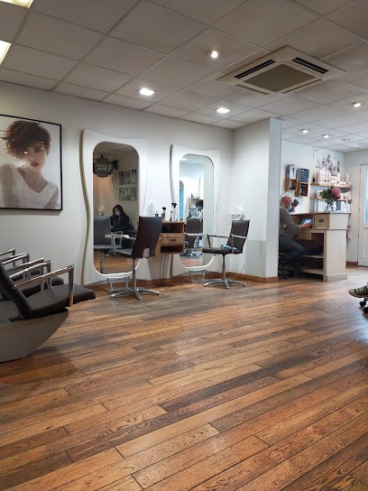 Brune Et Blonde, Salon de Coiffure à Angers