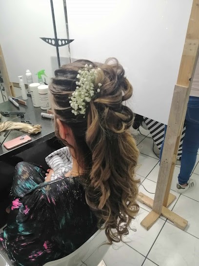 Côté court, Salon de Coiffure à Saint-Jeoire