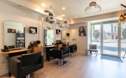 MIROIR DE L'ART, Salon de Coiffure à Lusanger