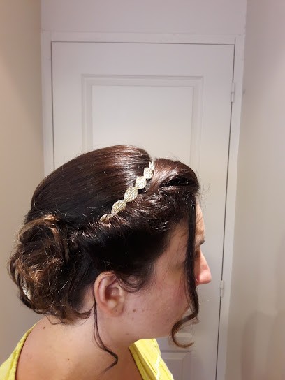 Les Ciseaux De Nadine - Coiffure Mixte, Salon de Coiffure à Saint-Clair-du-Rhône